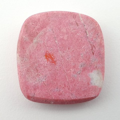 Thulite cabochon 27x26 mm no 31 Thulite cabochon 27x26 mm no 31