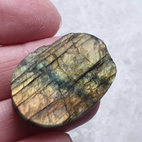 Labradorite raw cabochon 32x23 mm no. 76 Labradorite raw cabochon 32x23 mm no. 76