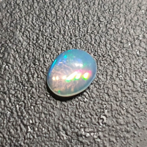 Opal from Ethiopia cabochon 9x7 mm no 337 Opal from Ethiopia cabochon 9x7 mm no 337