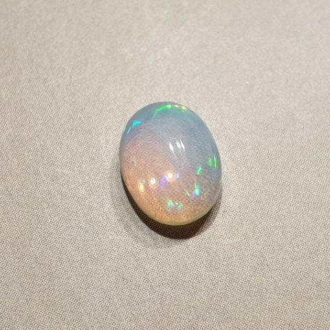 Opal from Ethiopia cabochon 9x7 mm no 338 Opal from Ethiopia cabochon 9x7 mm no 338