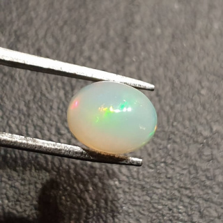 Opal from Ethiopia cabochon 9x7 mm no 352