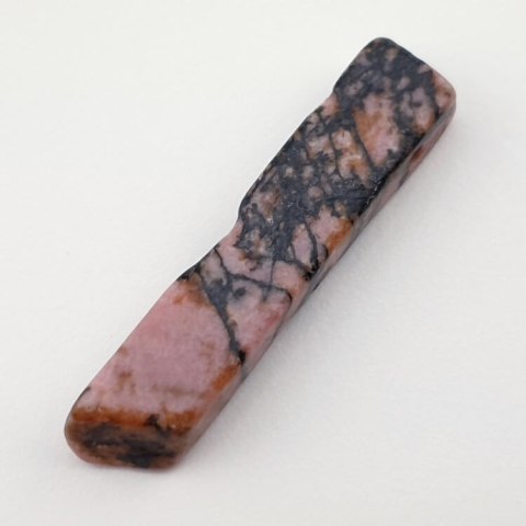 Rhodonite black icicle 44x10 mm no 72 Rhodonite black icicle 44x10 mm no 72