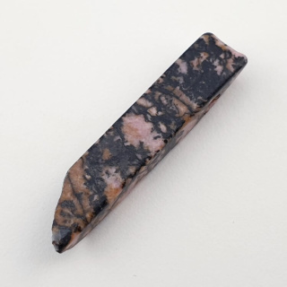 Rodonit czarny sopel 44x9 mm nr 47
