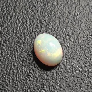 Opal from Ethiopia cabochon 8x6 mm no 363