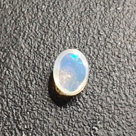 Opal from Ethiopia cabochon 8x6 mm no 373 Opal from Ethiopia cabochon 8x6 mm no 373