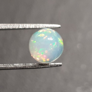 Opal from Ethiopia cabochon fi 8 mm no 401