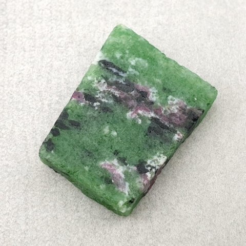 Zoisite with ruby cut raw 21x17 mm no. 40 Zoisite with ruby cut raw 21x17 mm no. 40