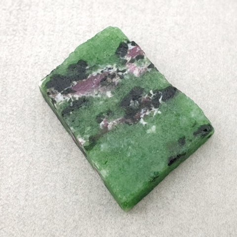Zoisite with ruby cut raw 21x17 mm no. 40 Zoisite with ruby cut raw 21x17 mm no. 40