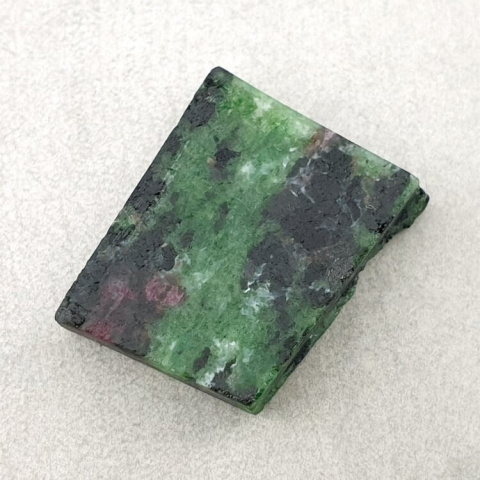 Zoisite with ruby cut raw 22x19 mm no. 55 Zoisite with ruby cut raw 22x19 mm no. 55