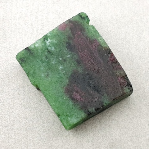 Zoisite with ruby cut raw 22x19 mm no. 5 Zoisite with ruby cut raw 22x19 mm no. 5