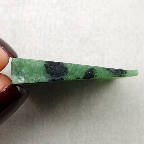Zoisite with ruby cut raw 27x25 mm no. 15 Zoisite with ruby cut raw 27x25 mm no. 15