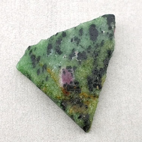 Zoisite with ruby cut raw 29x27 mm no 81 Zoisite with ruby cut raw 29x27 mm no 81