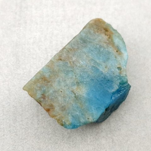 Apatyt cięty surowy 25x18 mm nr 56 Apatyt cięty surowy 25x18 mm nr 56