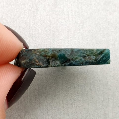 Apatite cut raw 27x26 mm No 16 Apatite cut raw 27x26 mm No 16
