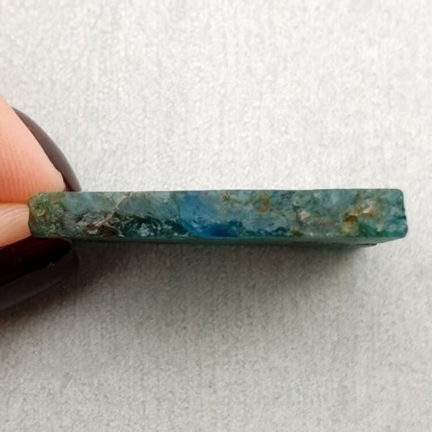 Apatite cut raw 32x25 mm No 18 Apatite cut raw 32x25 mm No 18