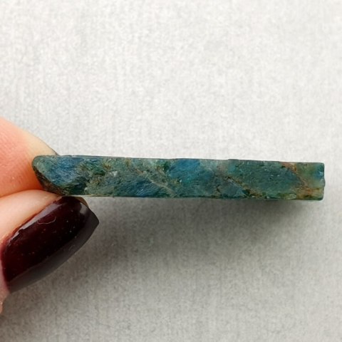 Raw cut apatite 34x25 mm No 81 Raw cut apatite 34x25 mm No 81