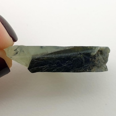 Prehnit cięty surowy 26x22 mm nr 67 Prehnit cięty surowy 26x22 mm nr 67