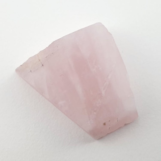 Rose quartz cut raw 21x20 mm No 49