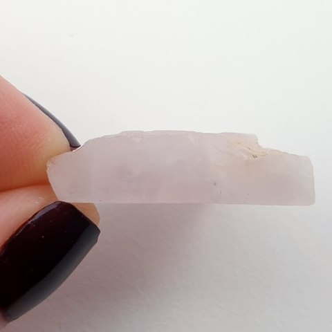 Rose quartz cut raw 24x22 mm No. 50 Rose quartz cut raw 24x22 mm No. 50