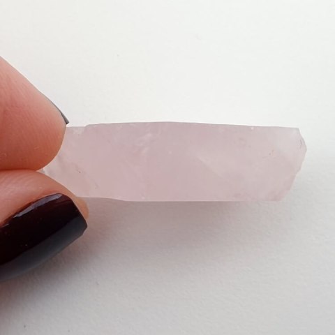 Pink quartz cut raw 24x23 mm No 73 Pink quartz cut raw 24x23 mm No 73