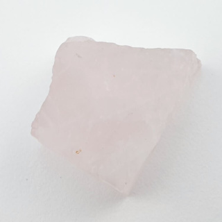 Pink cut raw quartz 25x20 mm no. 93