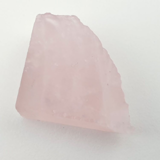 Cut pink quartz raw 25x23 mm No 74