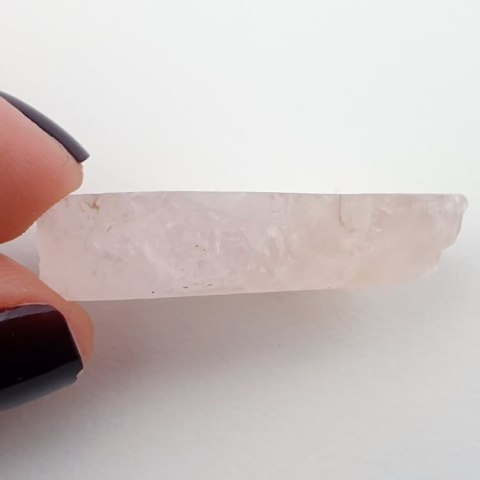 Pink quartz cut raw 26x22 mm No. 68 Pink quartz cut raw 26x22 mm No. 68