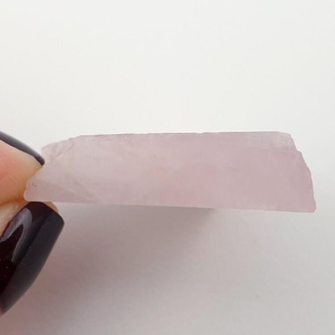 Pink quartz cut raw 27x24 mm No 32 Pink quartz cut raw 27x24 mm No 32