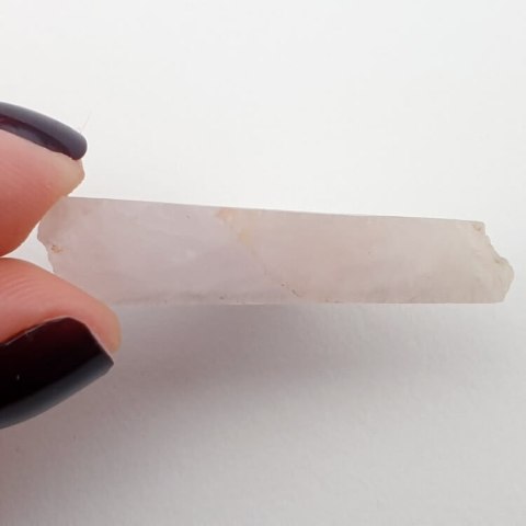 Kwarc różowy cięty surowy 27x26 mm nr 67 Kwarc różowy cięty surowy 27x26 mm nr 67