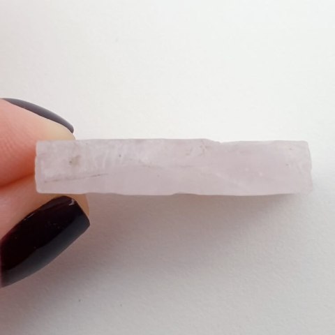 Pink quartz cut raw 28x24 mm No 4 Pink quartz cut raw 28x24 mm No 4