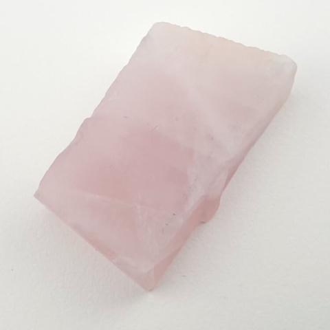 Pink quartz cut raw 31x18 mm No. 6 Pink quartz cut raw 31x18 mm No. 6
