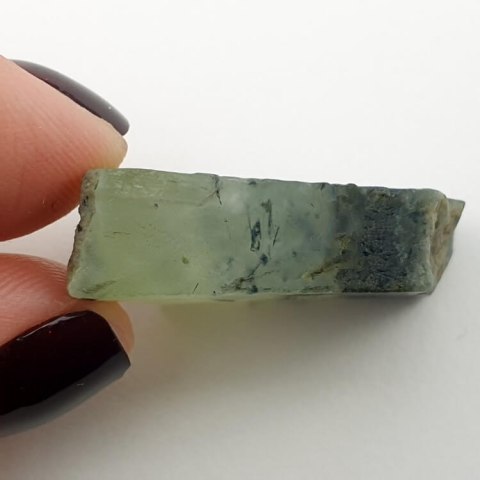 Prehnit cięty surowy 26x18 mm nr 83 Prehnit cięty surowy 26x18 mm nr 83