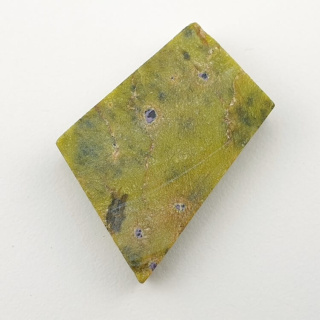 Atlantisite cut raw 29x22 mm No 18