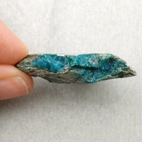 Chryzokola z azurytem cięta surowa 33x23 mm nr 35 Chryzokola z azurytem cięta surowa 33x23 mm nr 35