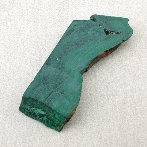 Malachit cięty surowy 40x18 mm nr 2 Malachit cięty surowy 40x18 mm nr 2
