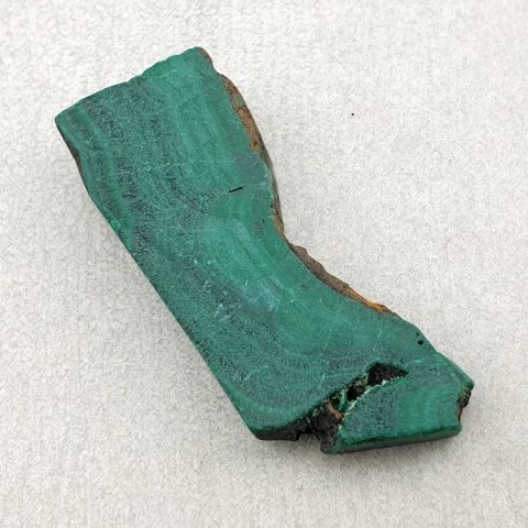 Malachit cięty surowy 40x18 mm nr 2 Malachit cięty surowy 40x18 mm nr 2