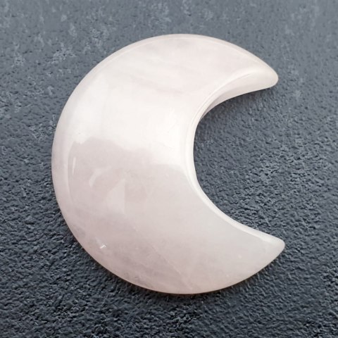 Pink quartz cabochon moon 3.5x3.0 cm 1 pcs Pink quartz cabochon moon 3.5x3.0 cm 1 pcs
