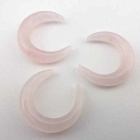 Rose quartz lunula moon 3.1x2.9 cm 1 pcs Rose quartz lunula moon 3.1x2.9 cm 1 pcs