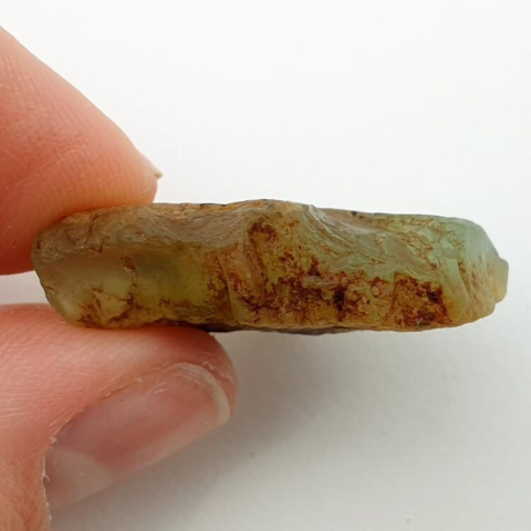 Chryzopraz cięty surowy 23x24 mm nr 33 Chryzopraz cięty surowy 23x24 mm nr 33