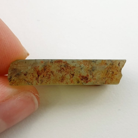 Chryzopraz cięty surowy 27x13 mm nr 31 Chryzopraz cięty surowy 27x13 mm nr 31