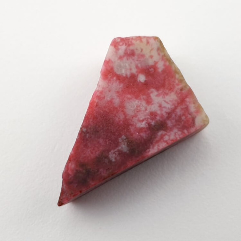 Thulite cut raw 22x16 mm No 86 Thulite cut raw 22x16 mm No 86