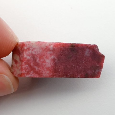 Thulite cut raw 22x16 mm No 86 Thulite cut raw 22x16 mm No 86