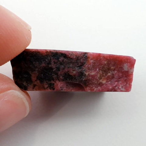 Thulite cut raw 22x17 mm No 28 Thulite cut raw 22x17 mm No 28