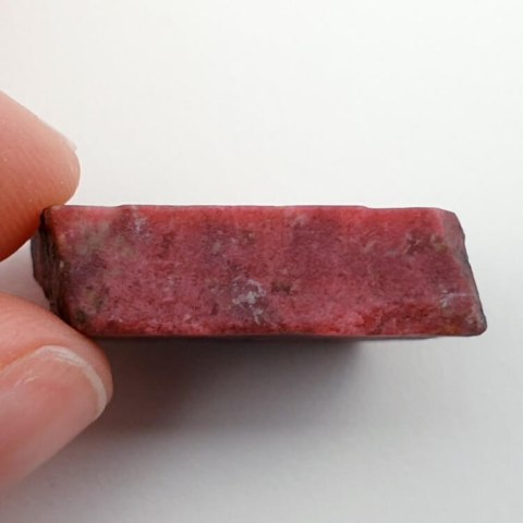 Thulit cięty surowy 25x16 mm nr 36 Thulit cięty surowy 25x16 mm nr 36