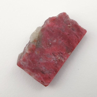 Thulit cięty surowy 25x16 mm nr 88