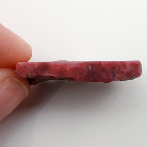 Thulite cut raw 25x16 mm No 88 Thulite cut raw 25x16 mm No 88