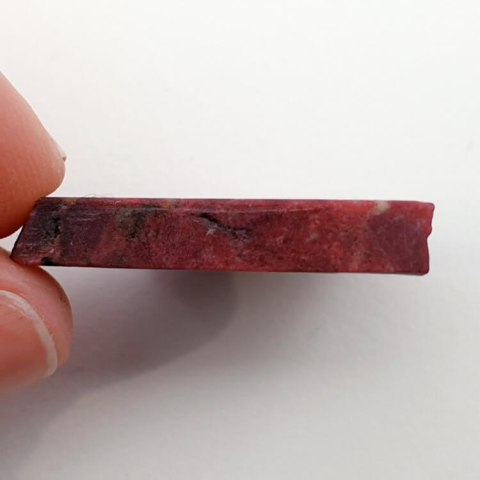 Thulite cut raw 27x16 mm No 55 Thulite cut raw 27x16 mm No 55