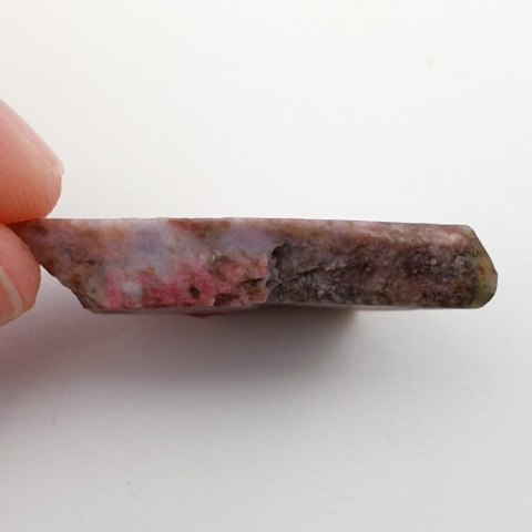 Thulite cut raw 30x18 mm No 34 Thulite cut raw 30x18 mm No 34