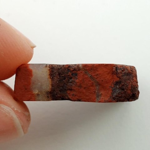 Jaspis czerwony cięty surowy 22x19 mm nr 81 Jaspis czerwony cięty surowy 22x19 mm nr 81