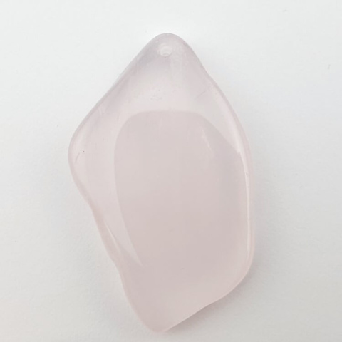 Pink quartz slice with hole 50x34 mm no 3 Pink quartz slice with hole 50x34 mm no 3